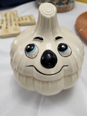 Vintage Garlic Smiley Face Ceramic Garlic Holder 1970s Era Covered Dish